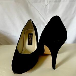 Black suede 3” heels Dolcis Collection size 8.5